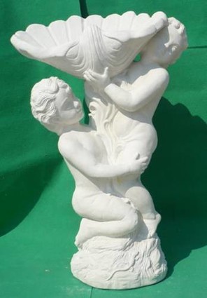 putti con conchiglia