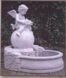 Fontana con angelo su palla