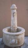 Fontana rubinetto con stemma